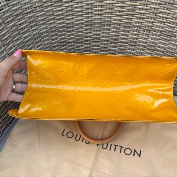 Authentic Louis Vuitton Vernis jaune yellow patent leather Forsyth GM - Picture 10 of 16